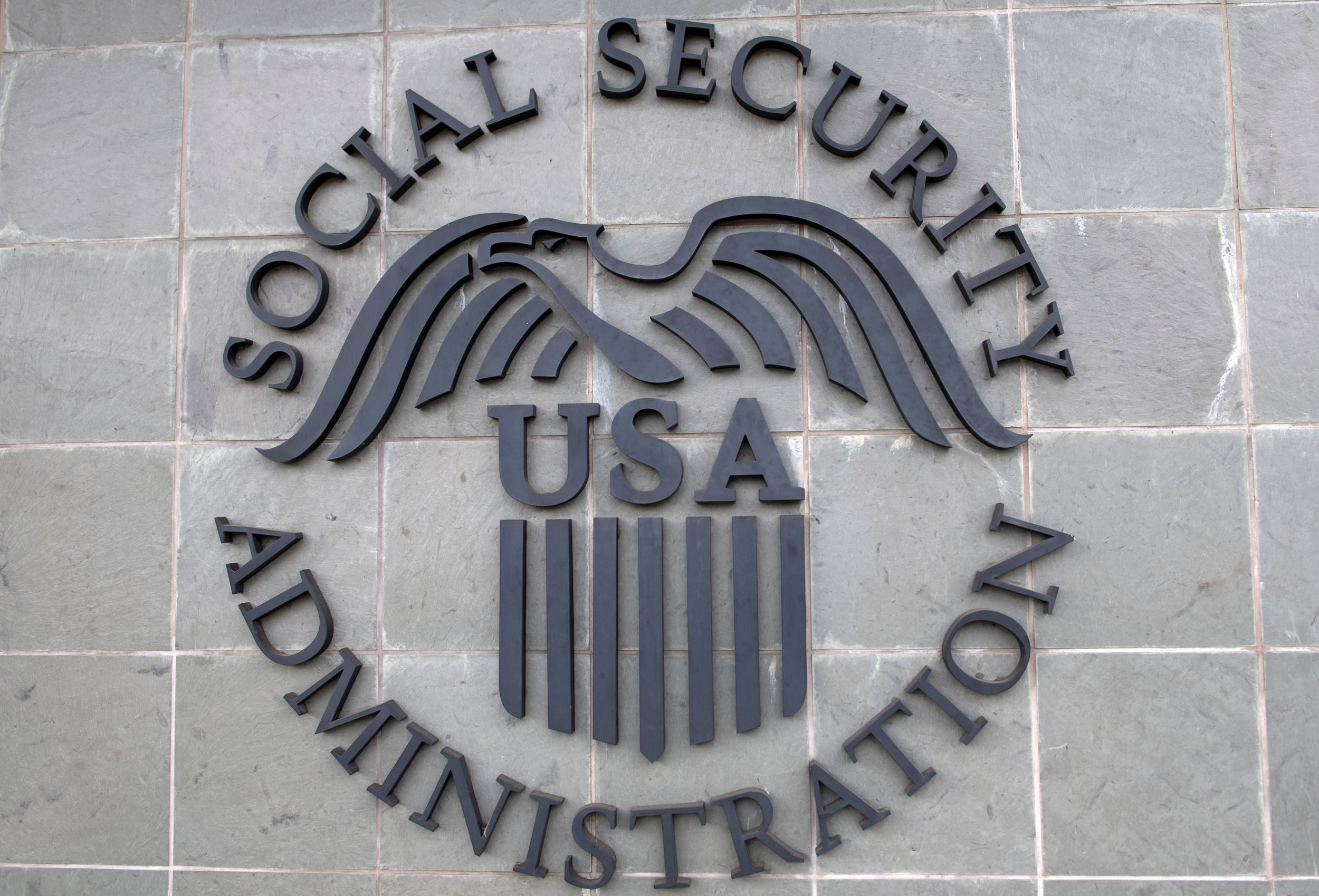 Lawmakers push plan that would increase Social Security payments