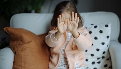 Maltraitance des enfants et des tout-petits, ces signes qui doivent alerter selon un psychiatre