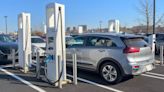 ¿Qué coches pueden aparcar en las plazas reservadas para recargar híbridos y eléctricos?