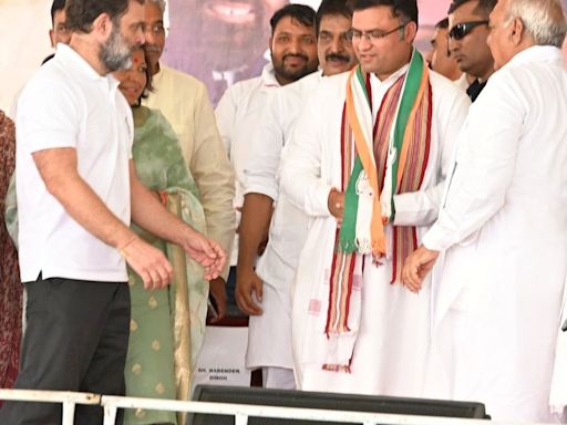 BJP's Ashok Tanwar rejoins Cong, 4th party switch in 5 years