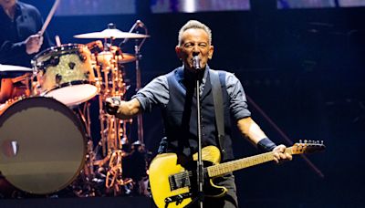 Bruce Springsteen postpones shows for 10 days under ‘doctor’s direction’