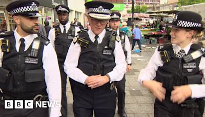 Met Police commissioner seeks new recruits to 'change the force'