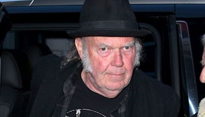 Neil Young CANCELS the rest of his The Love Earth Tour