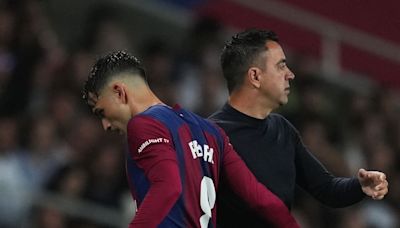 "Habría que averiguar qué ha pasado en ese vestuario para que la figura de Xavi esté siendo profanada así": la reacción al dardo de Pedri