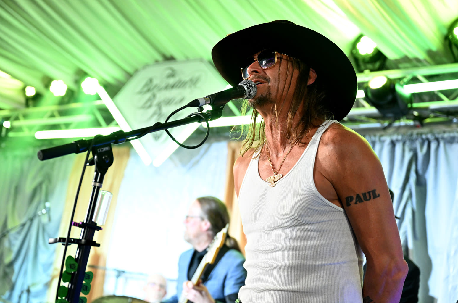 Kid Rock Reportedly Waves Gun During Interview, Uses Racial Slurs: ‘Write the Most Horrific Article About Me’