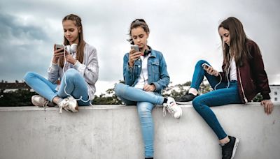 Surgeon general’s call for warning labels on social media underscores concerns for teen mental health