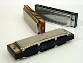 Richter-tuned harmonica