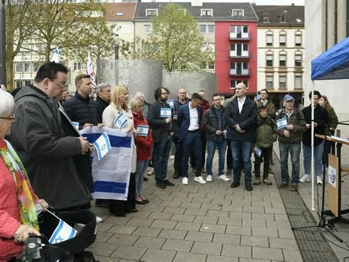 Solidarität mit Israel: 120 Menschen bei Demo in Saarbrücken