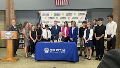 Ohio Gov. Mike DeWine Signs Legislation to Limit Cell Phones in Schools