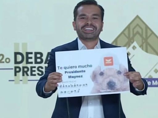 Jorge Álvarez Máynez abre la carrera de los memes durante el segundo debate presidencial