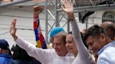 El candidato presidencial de la coalición opositora de Venezuela busca la unidad en su primer mitin