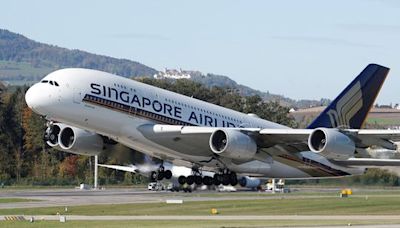Singapore Airlines staff get eight months' salary bonus after record profits