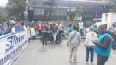 Bloqueos en la Calle 26 en Bogotá por protestas de sindicato de la DIAN: así avanza movilidad