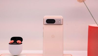 Google 新旗艦 Pixel 9 諜照曝光！圓角平面設計酷似 iPhone 15 - 自由電子報 3C科技