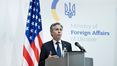 Estados Unidos enviará 2,000 millones de dólares adicionales en ayuda a Ucrania, anuncia Blinken - La Opinión