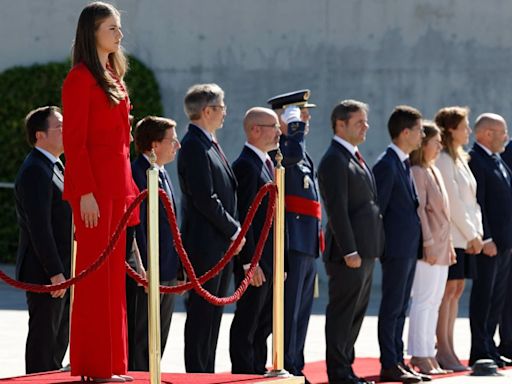 La Princesa Leonor, despedida con honores por primera vez en Barajas