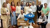 El 'Pitufo Gruñón', mascota oficial de Siero: 'Es una imagen alegre del concejo, que tiene en cuenta a los jóvenes y a la infancia'