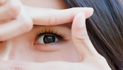 亞洲人好發「隅角閉鎖性青光眼」中年女性居多，醫生：「兩種情形」可能痊癒