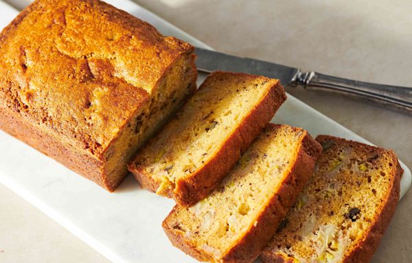 My Favorite Banana Bread Recipe Has a ‘Magic’ Secret Ingredient—And Almost 10,000 5-Star Ratings