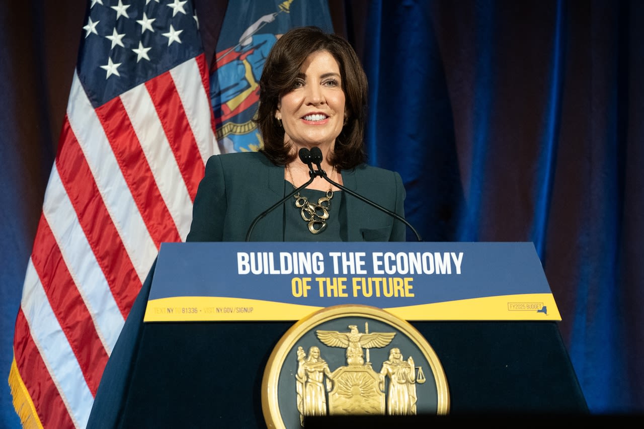 N.Y. Gov. Hochul announces plans to expand artificial intelligence research on SUNY campuses
