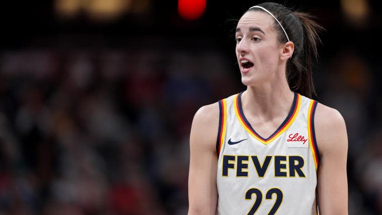 Caitlin Clark technical foul: What did Fever star say to ref to earn her first 'T' in the WNBA? | Sporting News Canada
