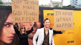 Glen Powell's parents troll him at “Hit Man ”premiere: 'Stop trying to make Glen Powell happen'