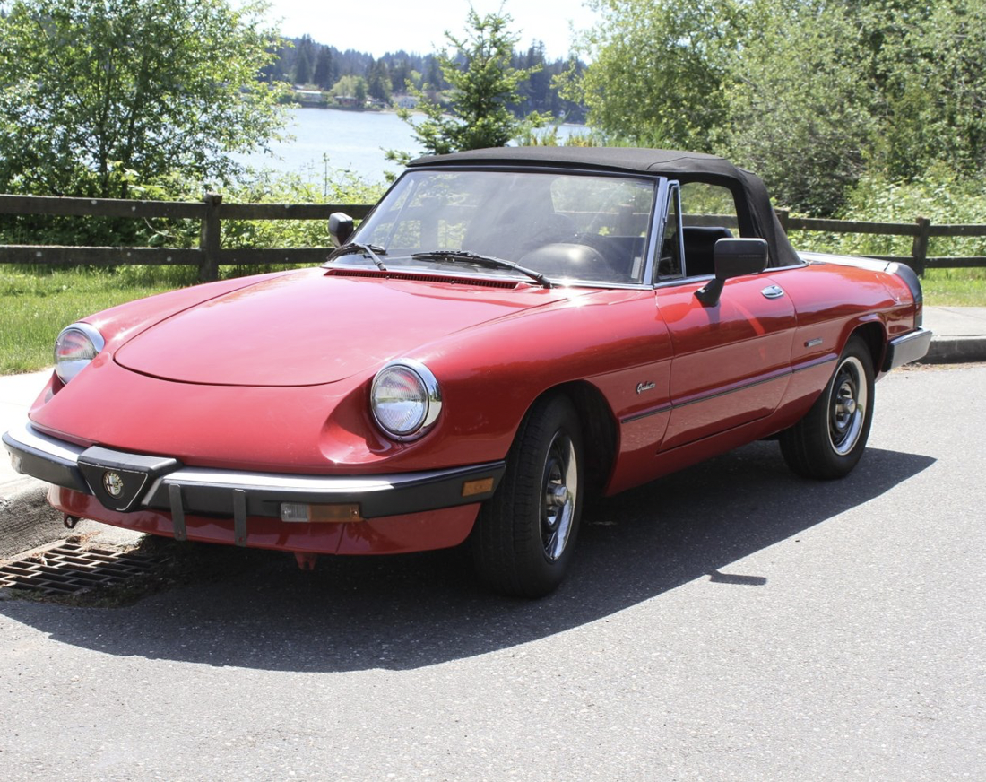 This Alfa Romeo Spider Has Just 20k-Miles and Is Freshly Serviced For Summer