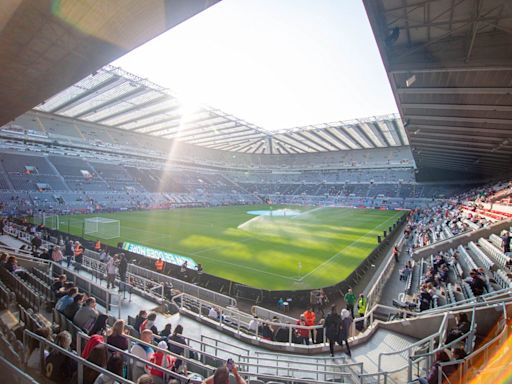 Newcastle United sign former Sheffield United forward Haywood