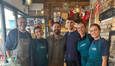 Martin Compston spotted at award-winning chippy loved by Glaswegians