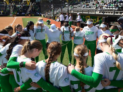 Oregon miscue sparks Utah's seventh-inning rally in Ducks' Pac-12 softball tournament loss