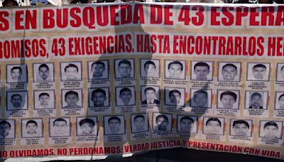 Ocho militares mexicanos acusados por el caso Ayotzinapa seguirán su proceso en libertad