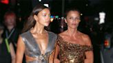 Linda, Irina, Meadow... Tres generaciones de supermodelos se encuentran sobre la pasarela