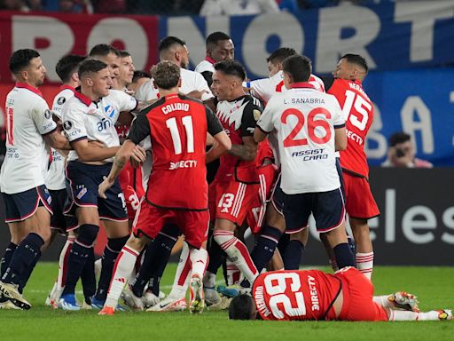 El audio del VAR de las jugadas polémicas en River - Nacional, que pudieron cambiar el curso del partido