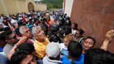 Las fallas técnicas y el voto nulo afloraron en la votación presidencial guatemalteca en Los Ángeles