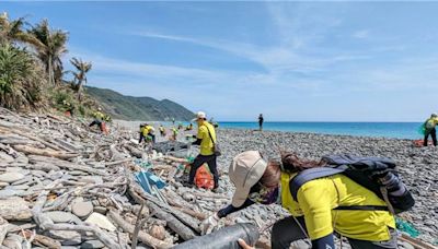 還給阿塱壹美麗景觀 屏縣環保局徒步兩天上山下海清海廢 - 生活