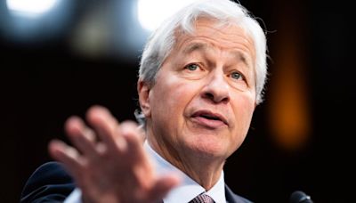 Jamie Dimon thinks the Fed should wait longer to cut interest rates