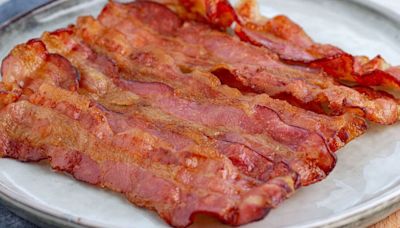 Cook super crispy and delicious bacon with chef’s four-minute method - no frying