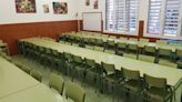 En el aire las obras de ampliación del comedor de un colegio en Barcelona: 'Hay niños comiendo en el aula y a veces hasta en el pasillo'