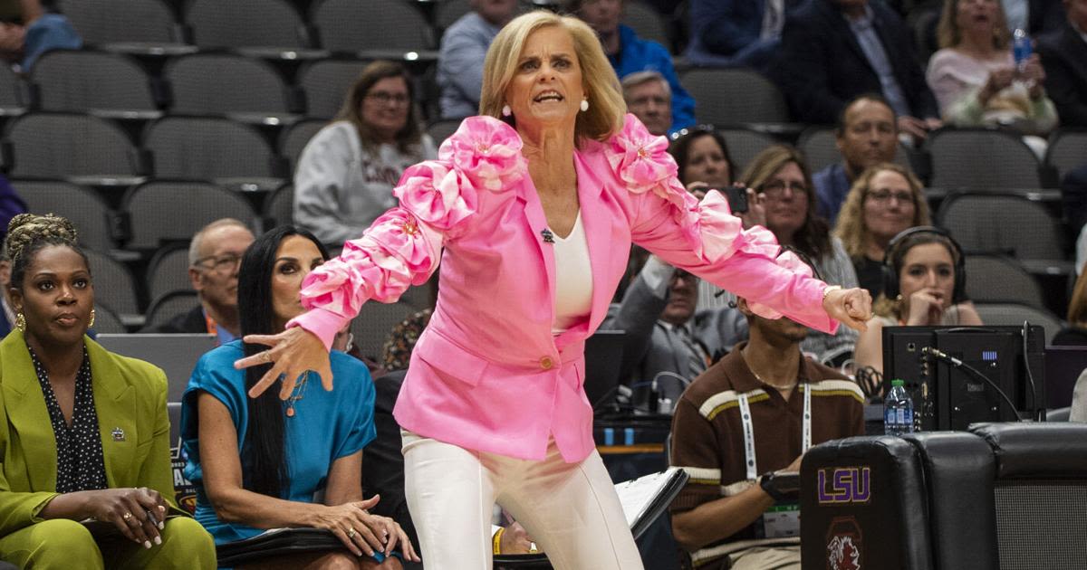 Flau'jae Johnson rates some of Kim Mulkey's gameday outfits. Which one was her favorite?