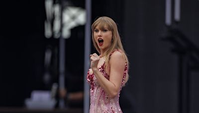 V&A recruits four Taylor Swift superfans as advisers to museum