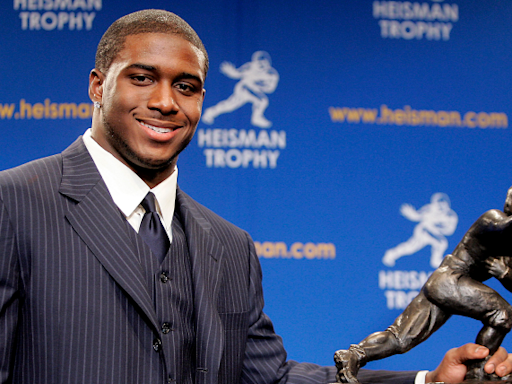 Why did Reggie Bush lose his Heisman Trophy? USC star finally gets 2005 award back after it was taken away | Sporting News