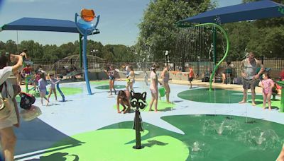 New splash pad opens in Huntersville