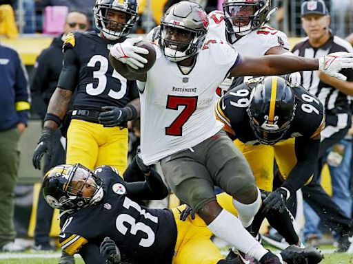 Buccaneers' Playoff Star Wants Another Shot in NFL