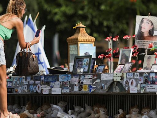 Familias de rehenes israelíes secuestrados hace 300 días temen lo peor tras la muerte de Haniyeh