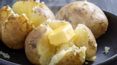 'World's best jacket potato recipe' has just 4 really simple ingredients