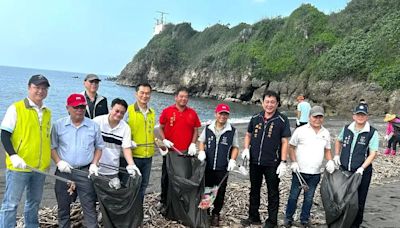 疼惜高雄沿海岸際！台電大林發電廠舉辦小港區鳳鼻頭海灘淨灘