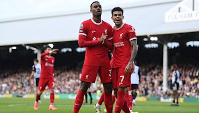 Liverpool vence e segue na briga pelo título da Premier League