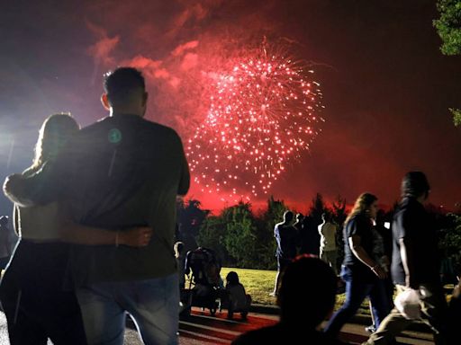 Rain, ‘technical difficulties’ shorten Raleigh’s July 4th fireworks display