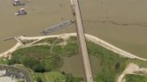 Así se vivió el derrumbe parcial de un puente en Texas tras el choque de una barcaza