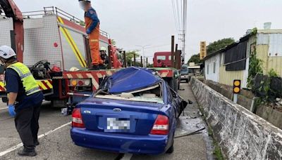 畫面曝光！轎車撞路肩拖板車 駕駛身亡